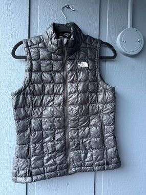 The North Face Women's Gray Quilted Packable Vest